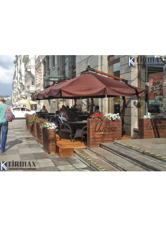 Зонты 3х3м с боковой опорой, подиум и ящики для цветов  для кафе «Аленка» Страстной бульвар г. Москва